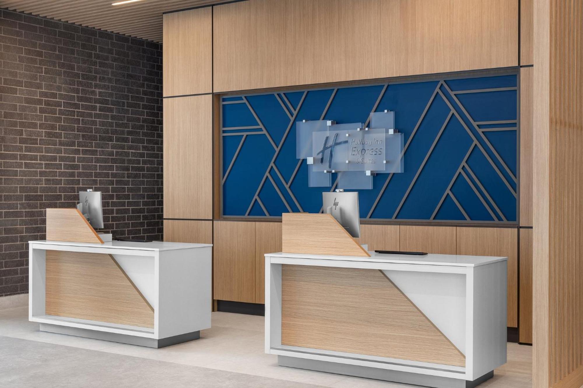 Express Airport - St-laurent By Ihg Hotel