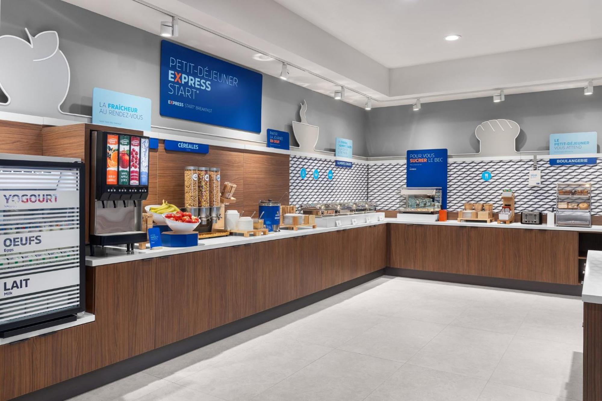 Express Airport - St-laurent By Ihg Montreal